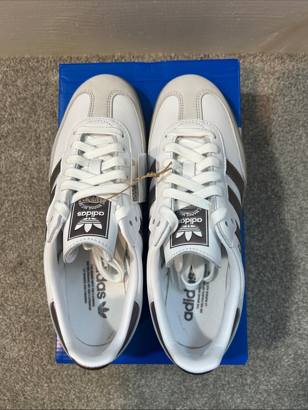 Women adidas Samba OG in White cloud with metallic silver and gum bottom soles - Picture 3 of 6